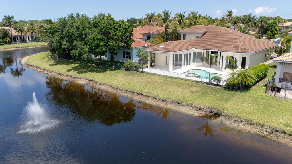 6+1 Müstakil ev — 4131 Venetia Way