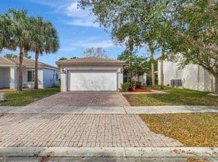 3-bedroom Single-Family Home — 4558 SW 125th Lane, Hollywood, 33027