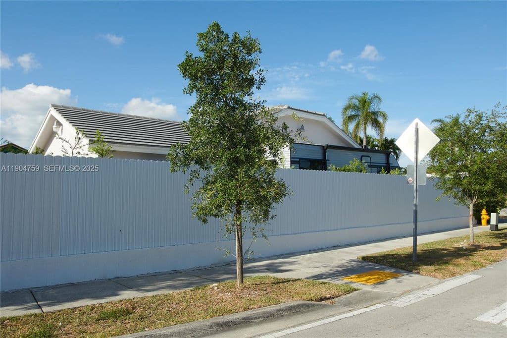 5+1 Müstakil ev — 2980 SW 141st Ct