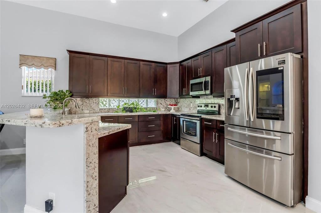 5+1 Müstakil ev — 3852 Oak Ridge Cir