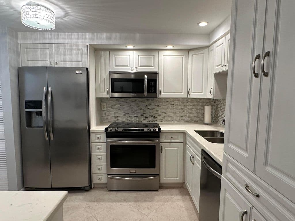 2+1 Condo — 1101 Colony Point Circle #108