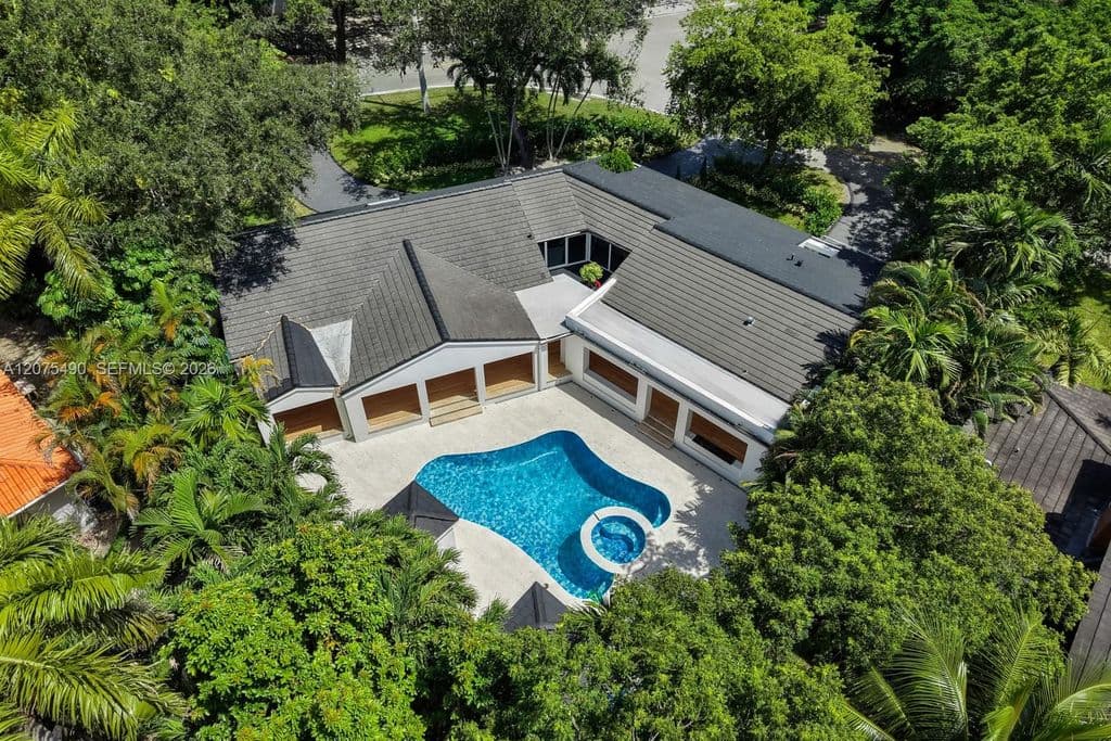 5-bedroom Single-Family Home — 8150 Old Cutler Rd