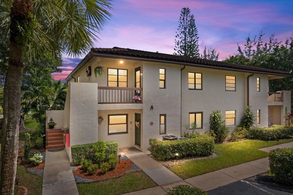 2-bedroom Condo — 21734 Arriba Real #32b