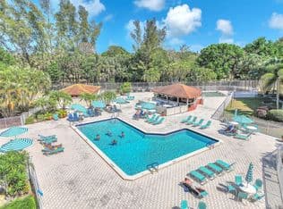 3-bedroom Condo — 3910 Inverrary Boulevard #308-B, Lauderhill, 33319