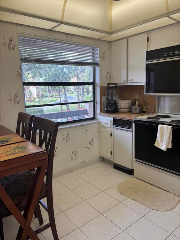 2-bedroom Condo — 9268 Vista Del Lago #26b