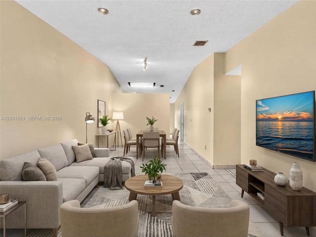 2+1 Mülk — 10828 SW 72nd St APT 205