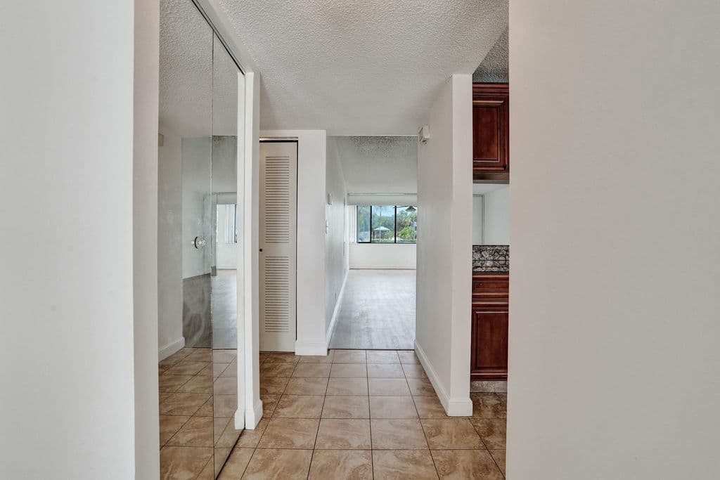 3+1 Condo — 8030 Hampton Boulevard #106