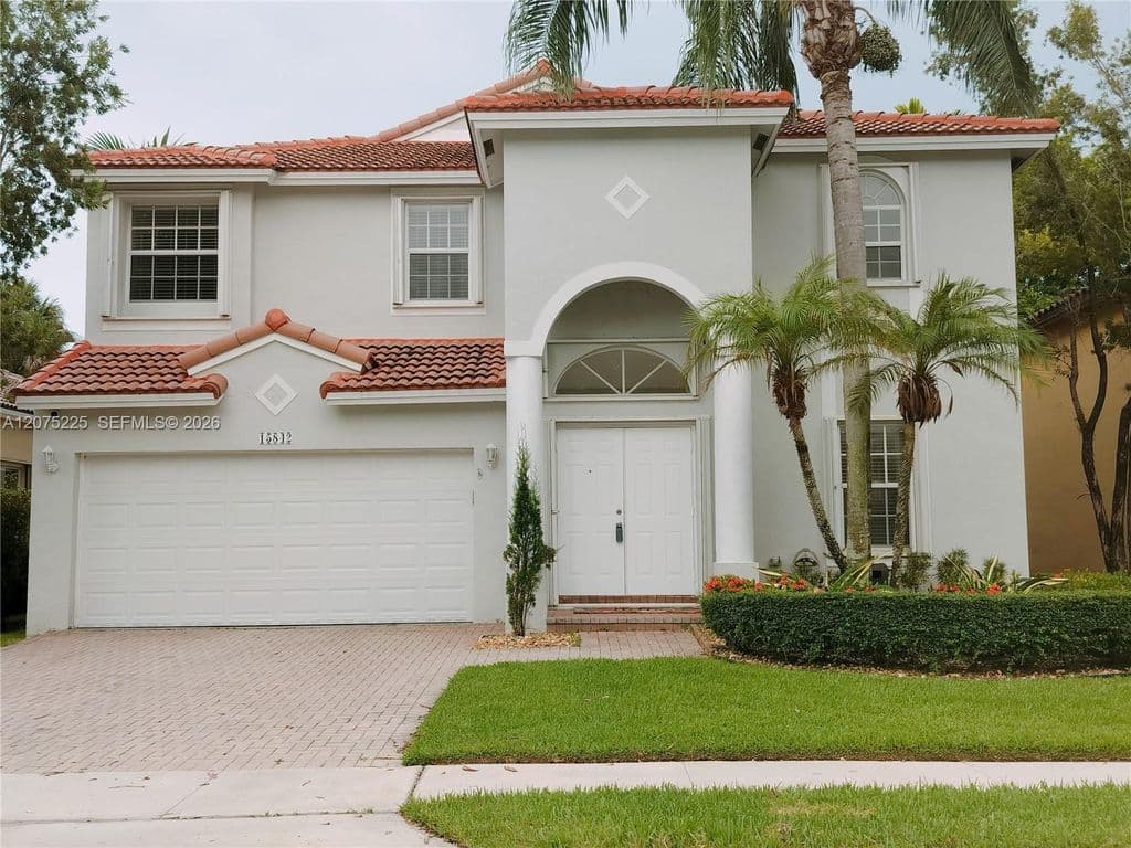 5-bedroom Single-Family Home — 15842 SW 14th St