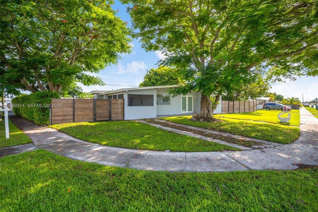 3+1 Müstakil ev — 11445 SW 43rd Ter