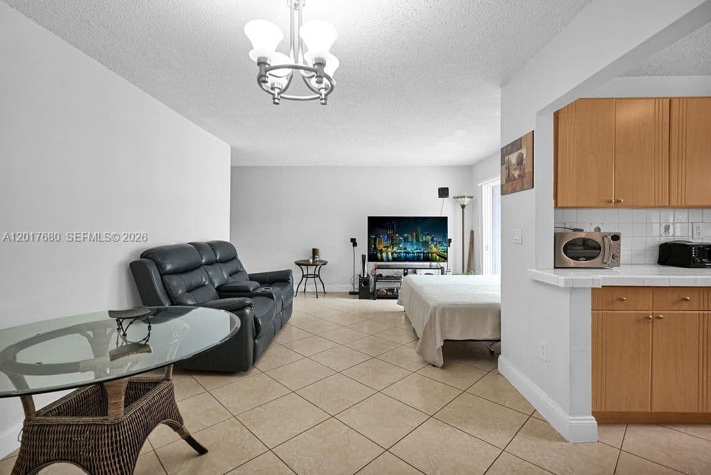 2+1 Condo — 2920 SW 28th Ter APT 207