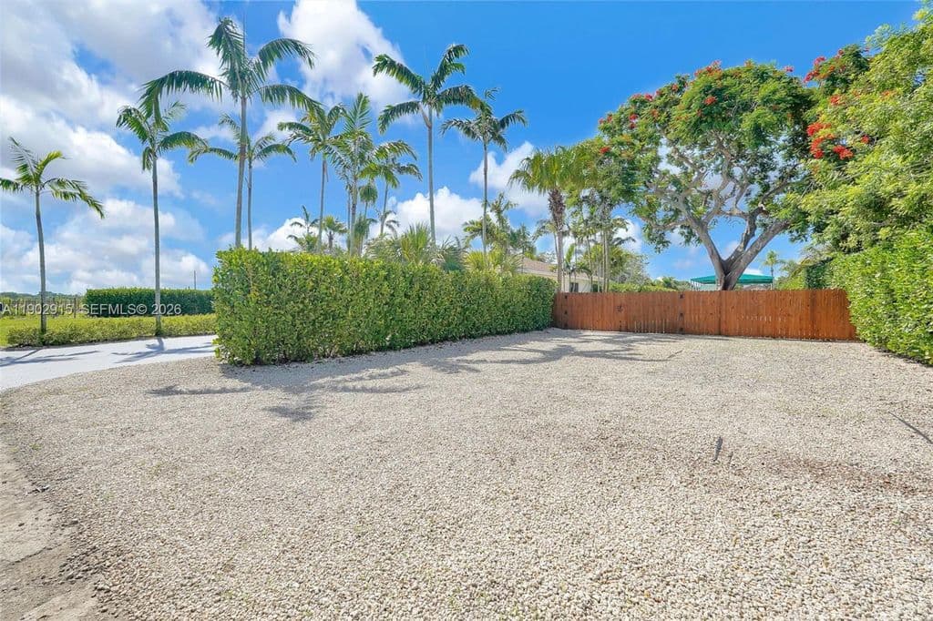 4-bedroom Single-Family Home — 20440 SW 292nd St
