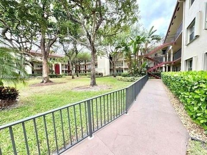 1-bedroom Condo — 200 SW 132nd Way APT 209L