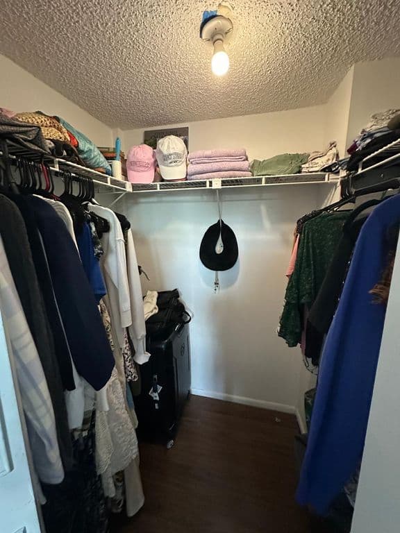 2-bedroom Condo — 115 Royal Pk Drive #2g