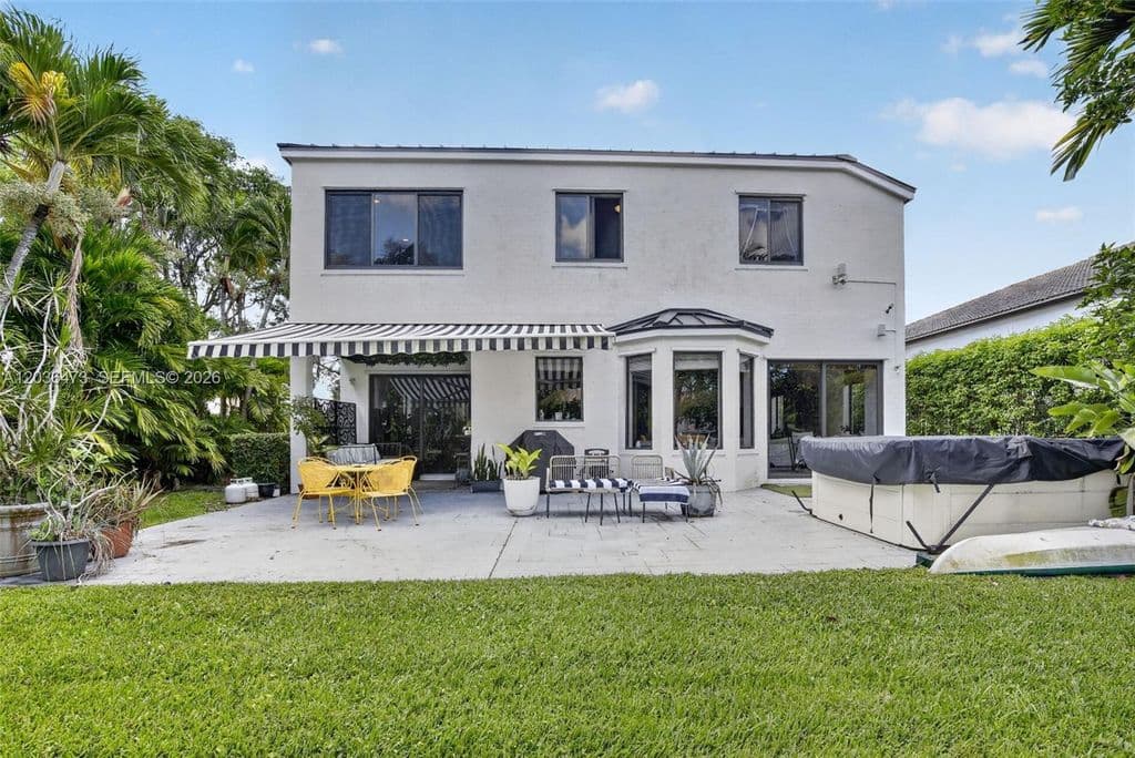 5-bedroom Single-Family Home — 16711 SW 14th St