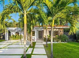 4+1 Müstakil ev — 8033 Noremac Ave, Miami Beach, 33141