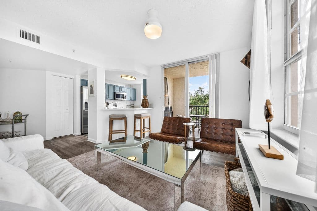 3-bedroom Condo — 520 SE 5th Ave #2211