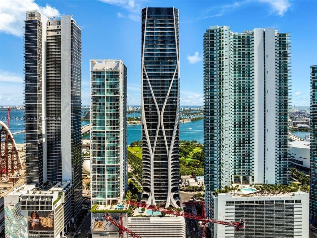 6+1 Condo — 1000 Biscayne Blvd Unit 5101