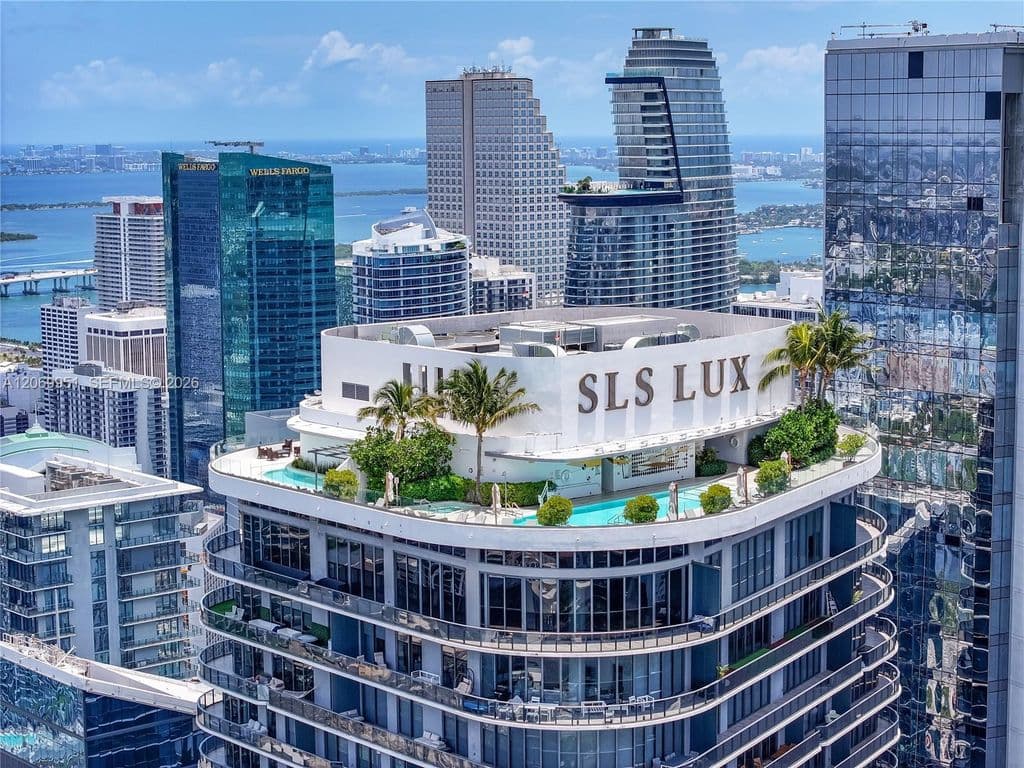 4-bedroom Condo — 801 S Miami Ave #Penthouse 5801