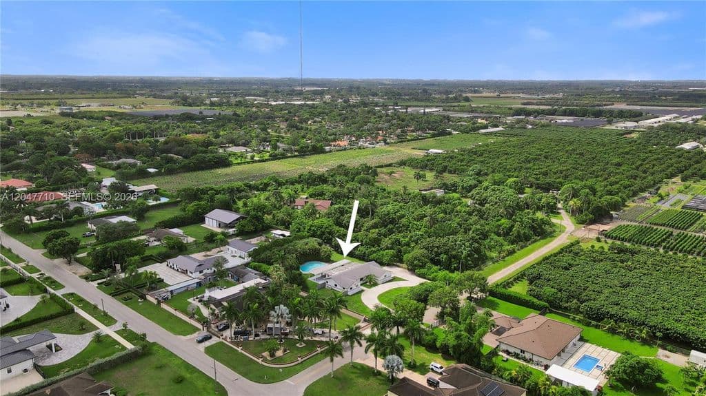 5+1 Müstakil ev — 22421 SW 184th Ave
