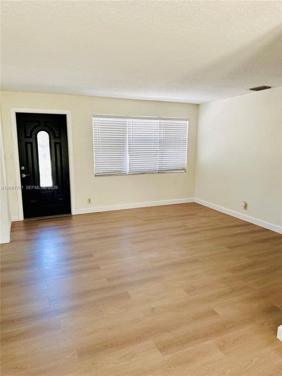 3+1 Müstakil ev — 1921 SW 48th Ave