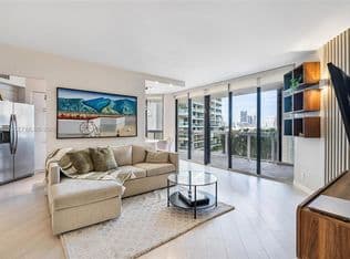 2+1 Condo — 20185 E Country Club Dr APT 604, Aventura, 33180