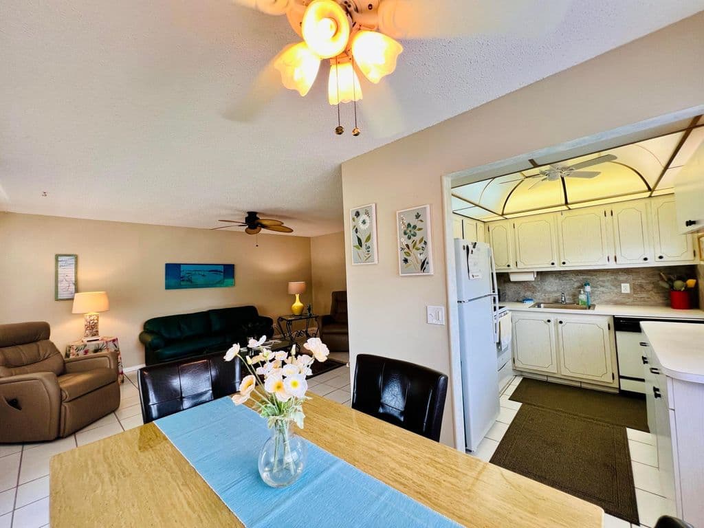 2+1 Condo — 437 Chatham U