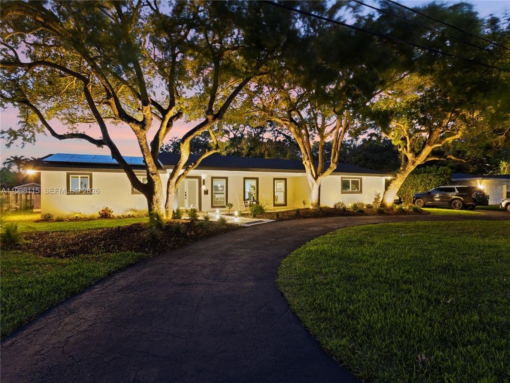 4+1 Müstakil ev — 16400 SW 80th Ave