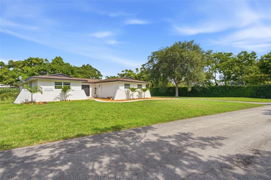 3-bedroom Single-Family Home — 10830 SW 79th Ave
