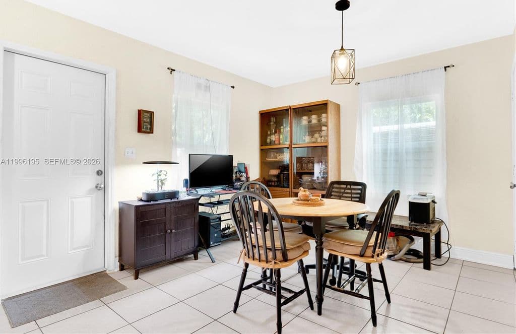 3+1 Müstakil ev — 6133 SW 62nd Ter