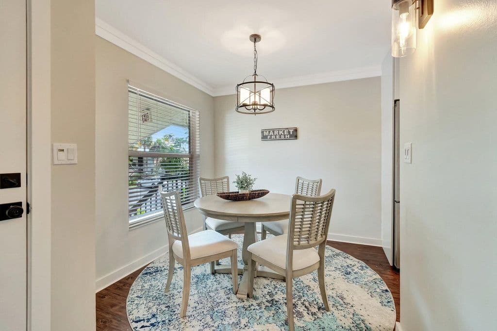 2-bedroom Condo — 5770 PRINCESS PALM Court #F