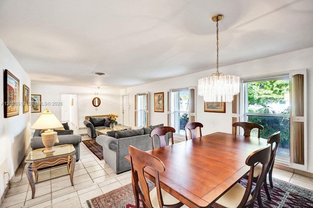 3+1 Müstakil ev — 8521 SW 86th Ct