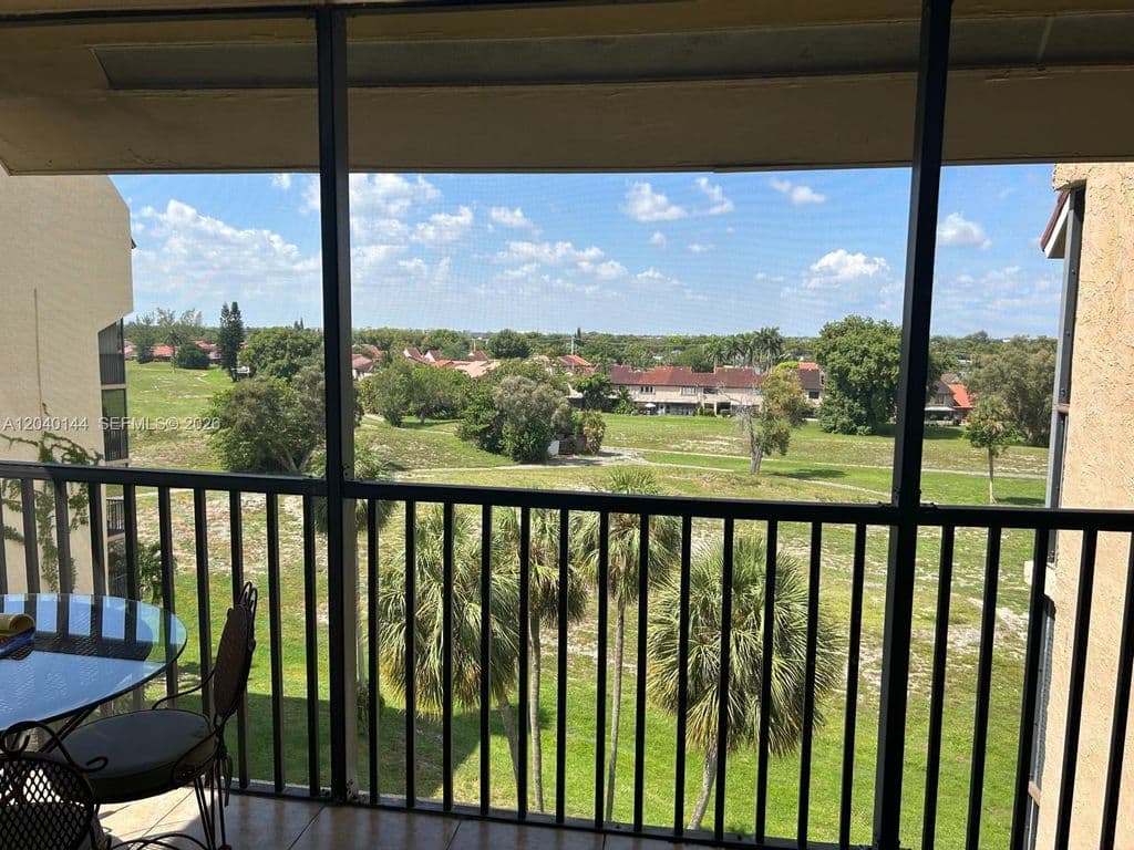3-bedroom Condo — 3841 Environ Blvd APT 629