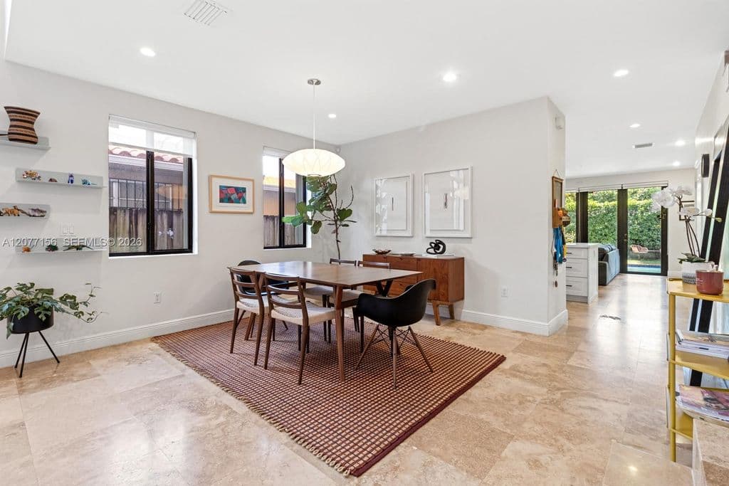 3-bedroom Property — 1211 SW 14th Ave #1211
