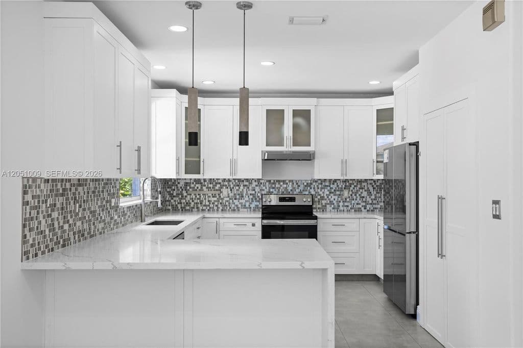 5-bedroom Single-Family Home — 4303 Diamond Row