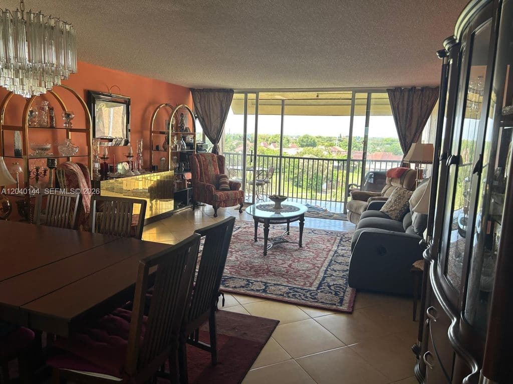3-bedroom Condo — 3841 Environ Blvd APT 629