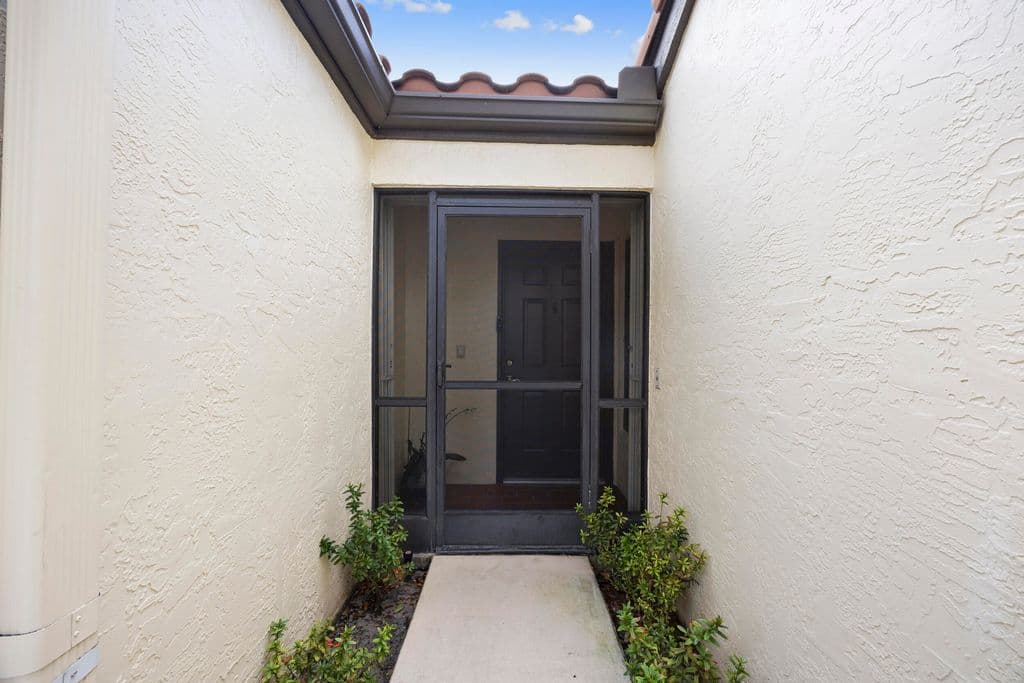3+1 Condo — 5916 Sunswept Lane #A