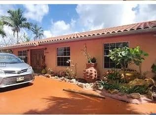 4+1 Müstakil ev — 10955 SW 56th St, Miami, 33165