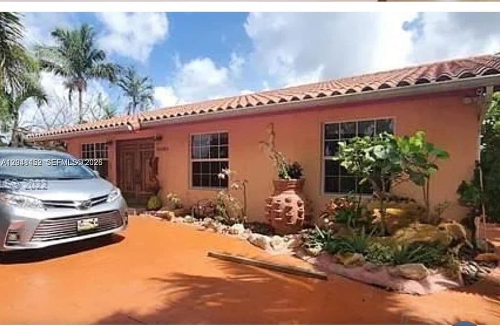 4+1 Müstakil ev — 10955 SW 56th St