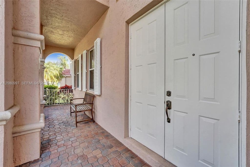 5+1 Müstakil ev — 3892 Falcon Ridge Cir