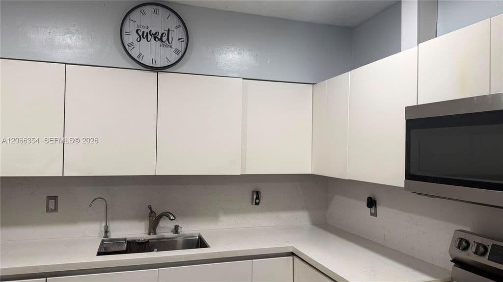 3-bedroom Single-Family Home — 529 SW 79th Ave