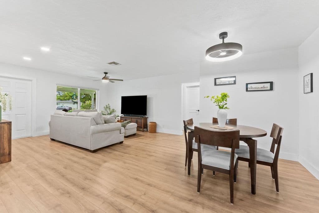 3+1 Müstakil ev — 7100 NW 92nd Avenue