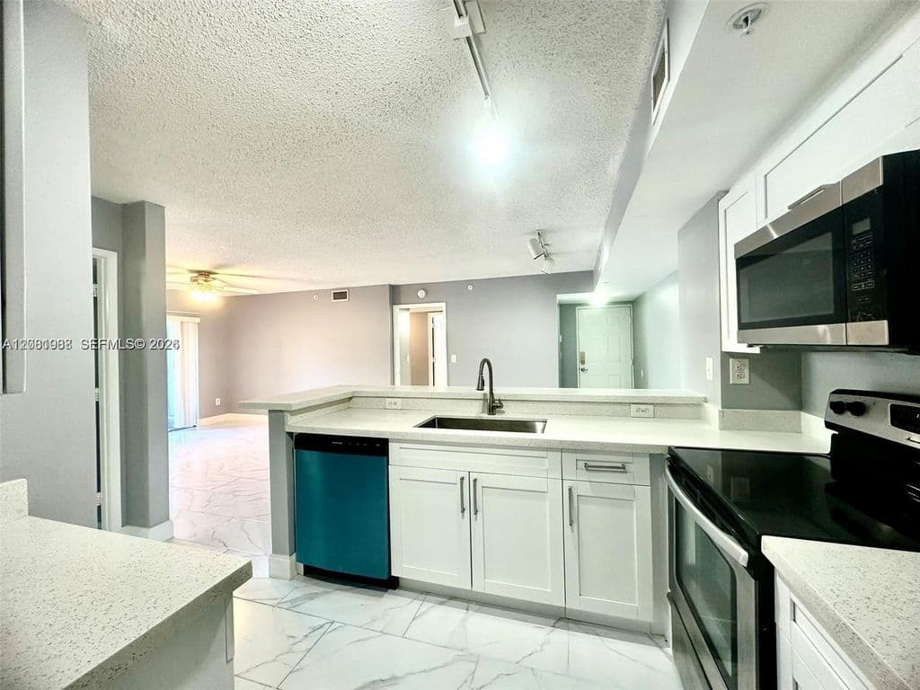 2-bedroom Condo — 2620 S University Dr APT 105