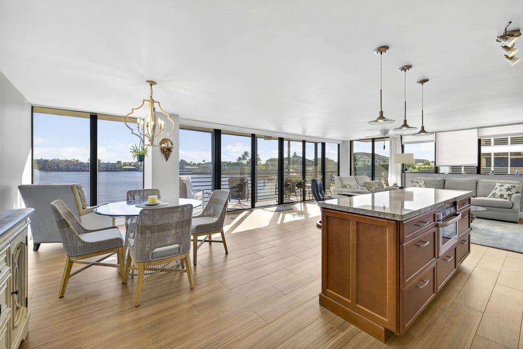 2+1 Condo — 900 NE SPANISH RIVER Boulevard #2w