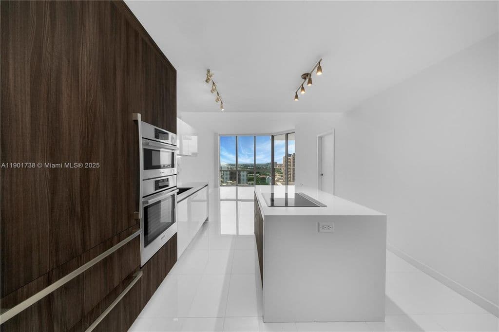 1+1 Condo — 851 NE 1st Ave #2106