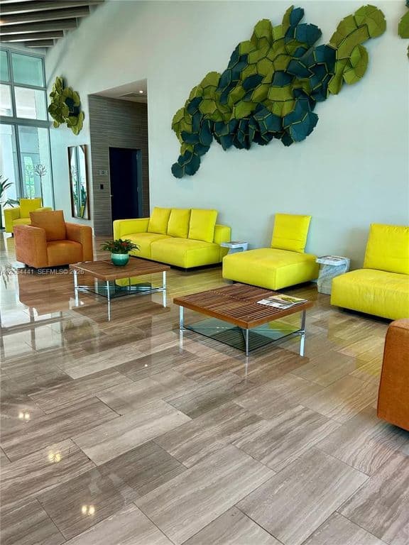2+1 Condo — 1600 SW 1st Ave APT 812