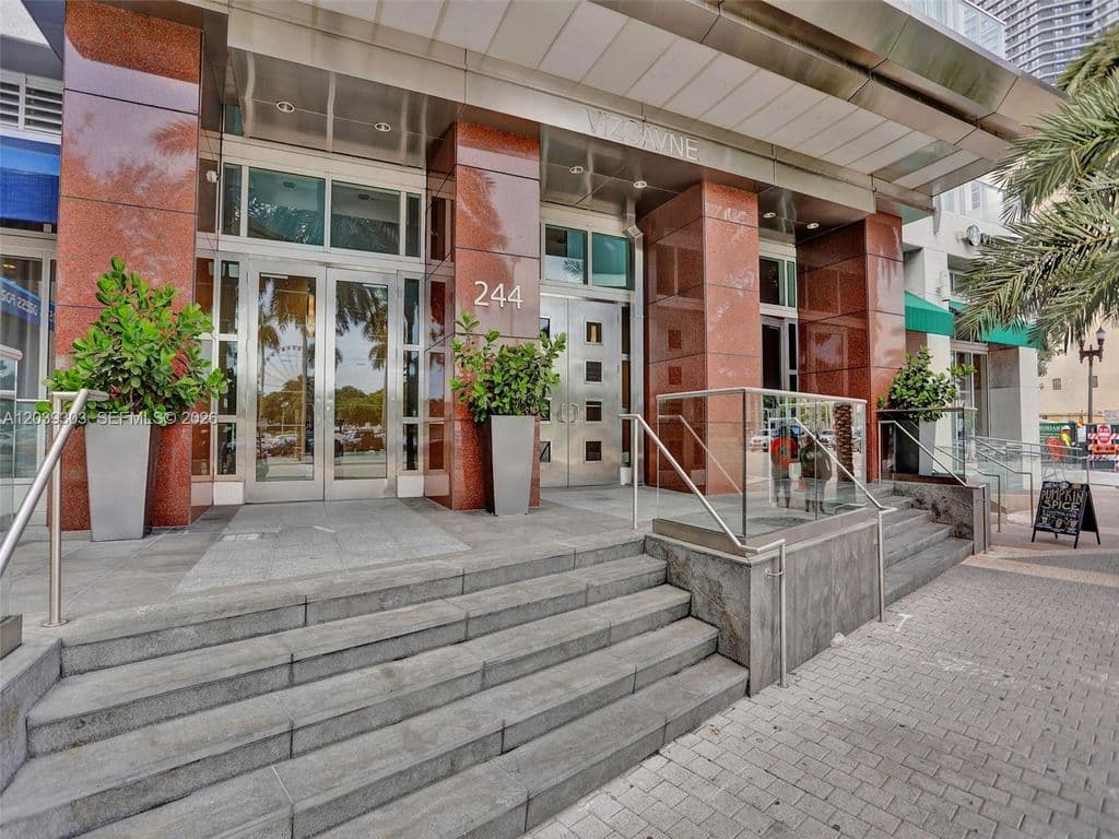 2+1 Condo — 244 Biscayne Blvd APT 3409