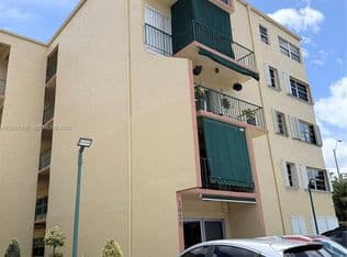 3-bedroom Condo — 1975 W 44th Pl #401, Hialeah, 33012