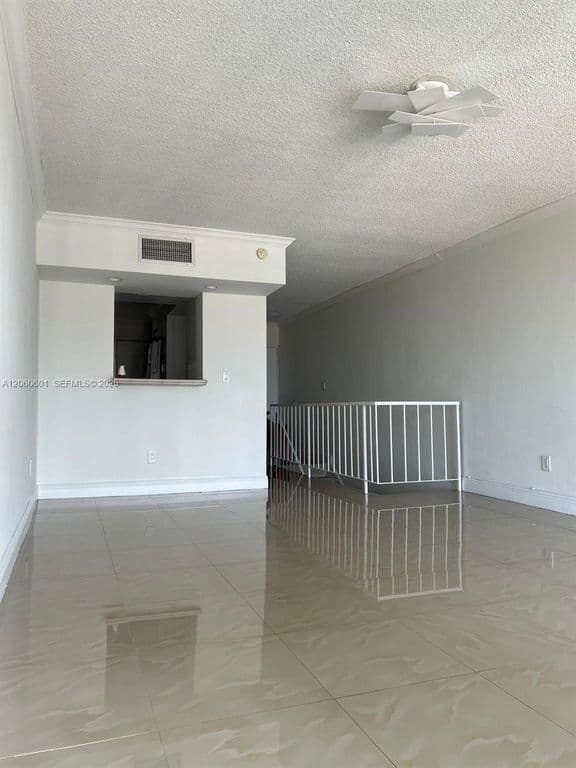 2+1 Condo — 9210 Fontainebleau Blvd APT 506