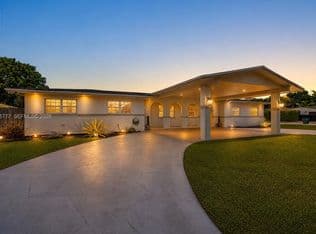 4+1 Müstakil ev — 12805 SW 193rd Ter, Miami, 33177