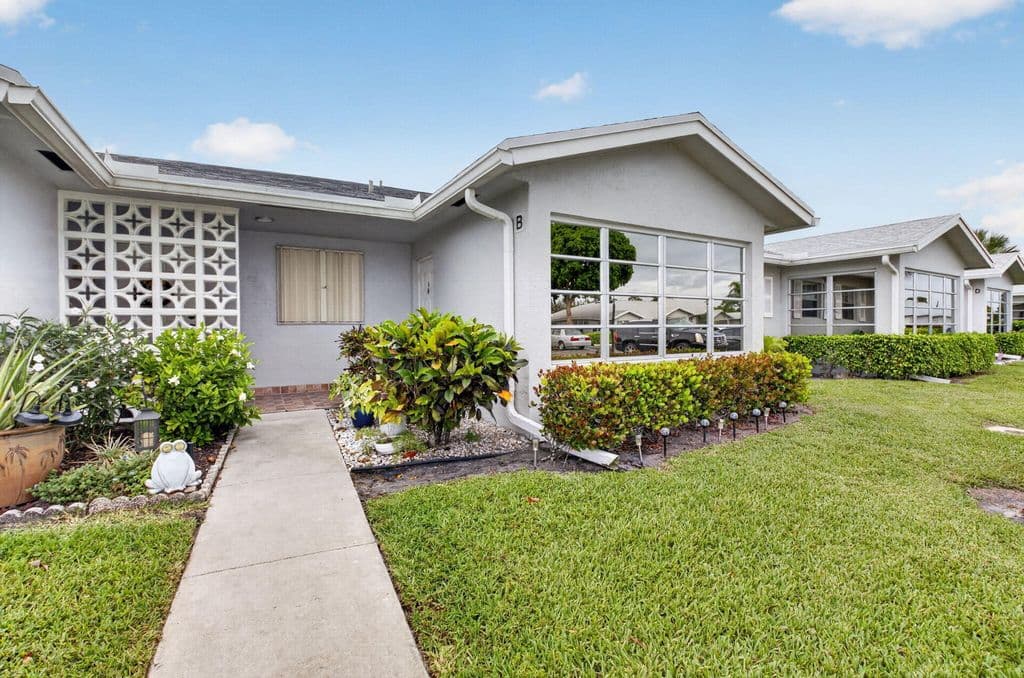 1-bedroom Condo — 14579 Canalview Drive #B